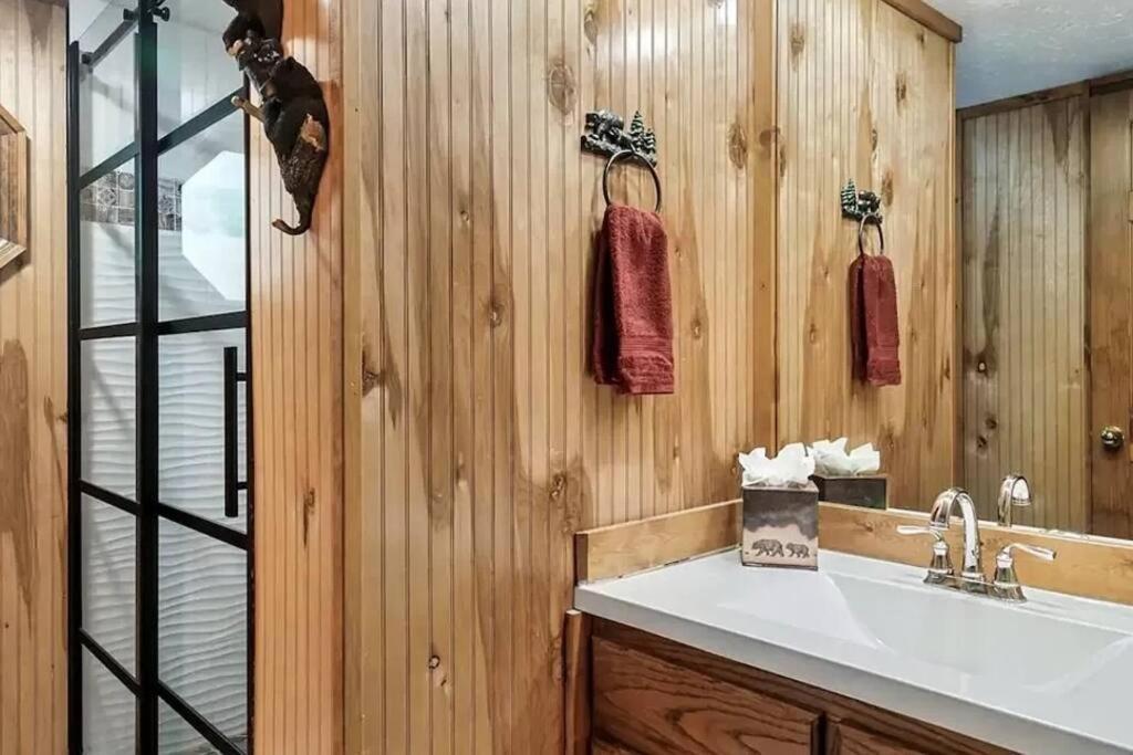 Beary Peaceful Smokies Retreat: Hot-Tub & Pools Villa Pigeon Forge Eksteriør bilde